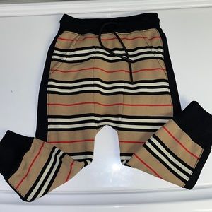 Burberry sweatpants with drawstring and pockets